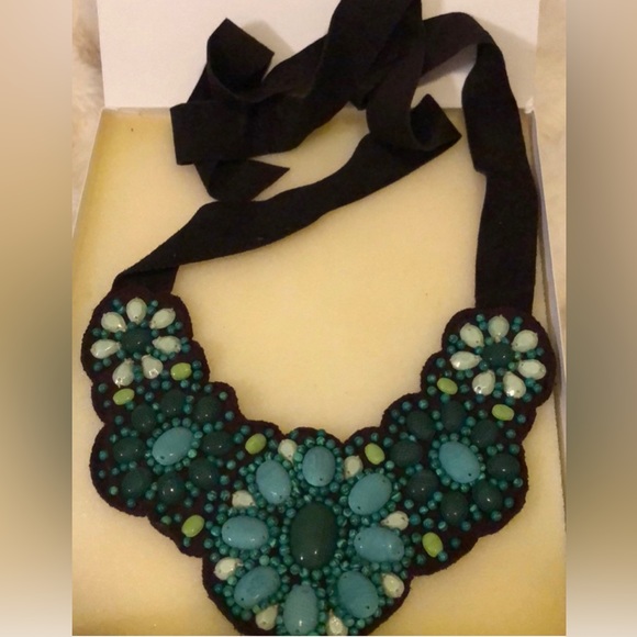 Stella & Dot Statement Bib Necklace - Picture 3 of 6